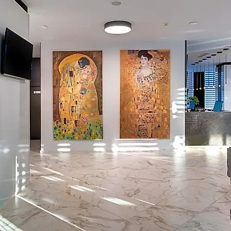 Mariner Hotel